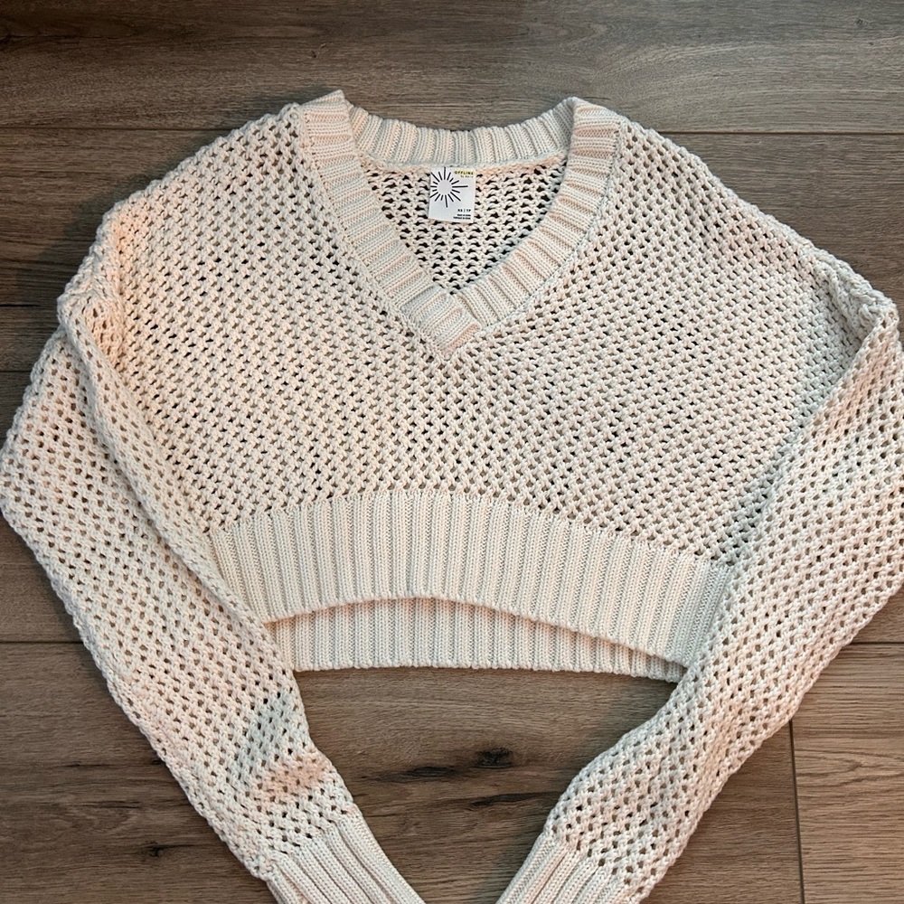 Aerie Cream V-Neck Cropped Sweater